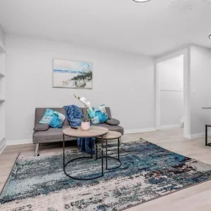 Centerstreet-cozy 2bedroomsuite , Calgary Canada