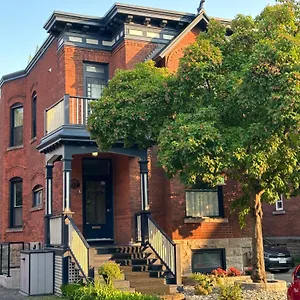 *** Bed and breakfast The Century House Canadá